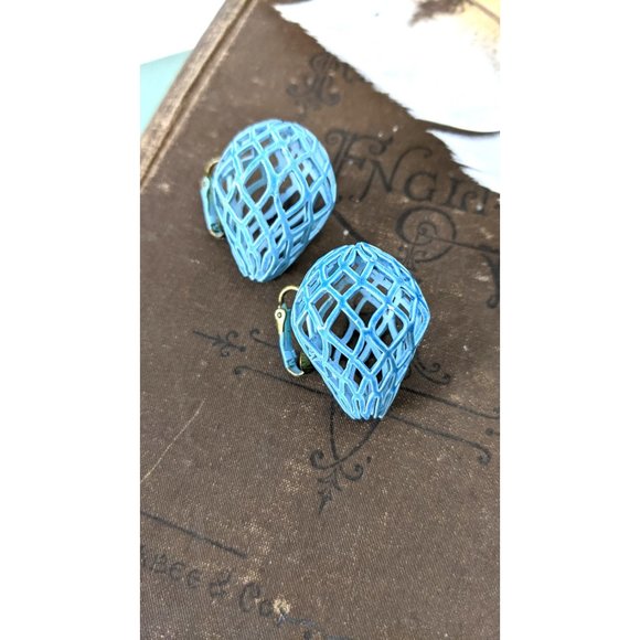 Vintage turquoise blue open metal tear drop clip earrings - Picture 2 of 4